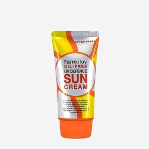 کرم ضد آفتاب بی رنگ فارم استی spf 50 مدل OIL-FREE مناسب پوست های مختلط و چرب | حجم 70 میلی لیتر