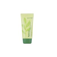 کرم ضد آفتاب بدون رنگ فارم استی SPF 50 مدل چای سبز ‌مناسب پوست‌های چرب و مختلط | حجم 70 میلی‌لیتر